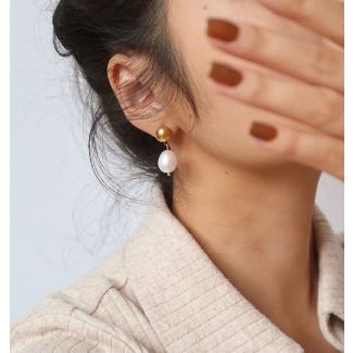 Eloise Freshwater Pearl Earrings